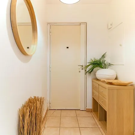 Apartment Select'sohome - Situe Au Coeur Du Lavandou A Quelques Pas De La Avec Garage Prive ! - 3 Etoiles - Alba-48 *